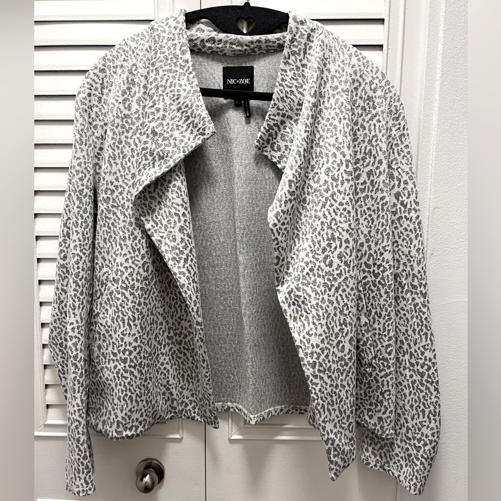 Nic&Zoe cardigan jacket, small-scale animal print, gray and white, SP